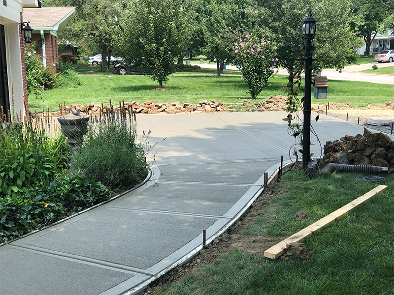Concrete Sidewalk with broom finish